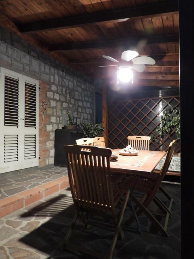 Апартаменты Casa Di Angela Торрита-ди-Сьена Экстерьер фото